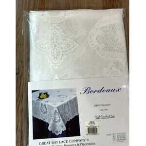 Bordeaux White Lace Tablecloth NWT